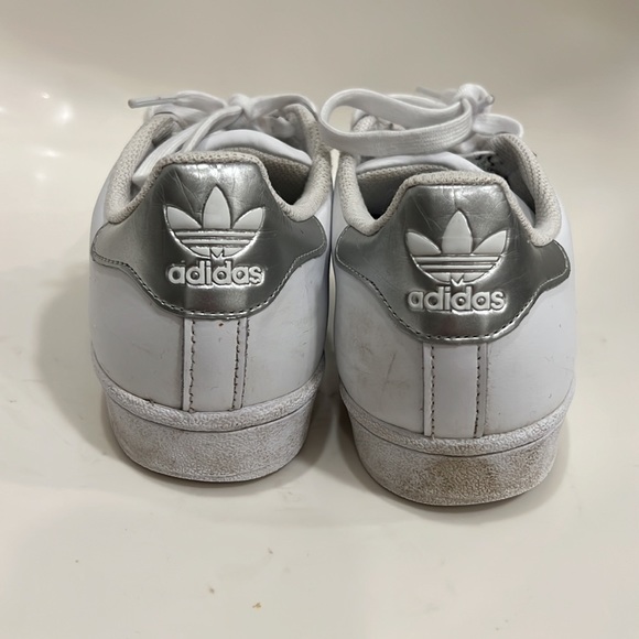 ADIDAS White Superstar Sneakers in Women Size 6.5 with Silver Stripes - Picture 4 of 8